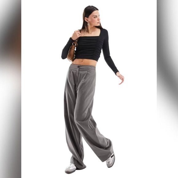 Hollister Crop Fitted Long-Sleeve Rusched Shirt Front Layering Black XS Juniors - Picture 3 of 8